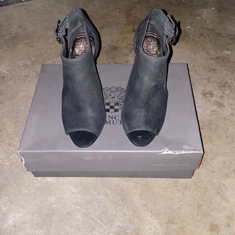 Vince Camuto “Omally” Heel Size 6.5